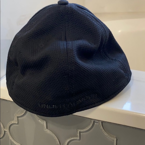 Under Armour dry fit stretch hat - Picture 2 of 2